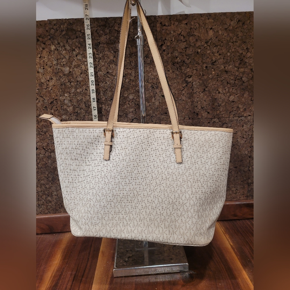Michael Kors tote purse MK bag- damaged handle - Picture 5 of 12